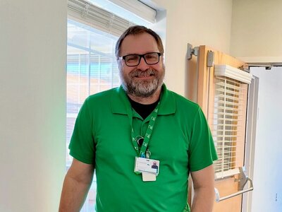 Scott Whitaker, IT Support Technician, is the most recent recipient of the hospital’s Employees Exceeding Excellence, "Triple E" award.Scott Whitaker, IT Support Technician, is the most recent recipient of the hospital’s Employees Exceeding Excellence, "Triple E" award.